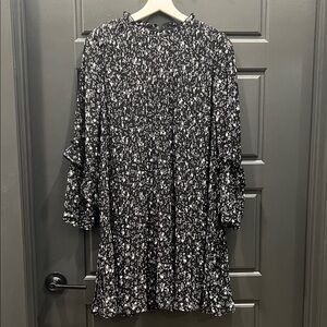 ZARA Elegant Black and White Floral Dress size M
